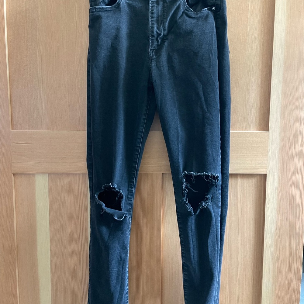 Levi’s Black Distressed 721 Skinny Jeans